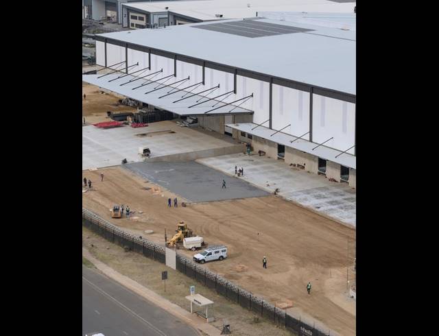 19,490M² WAREHOUSE TO LET IN POMONA